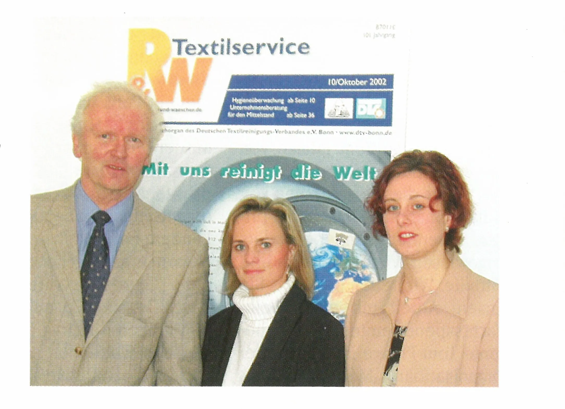 2003 erschien das Fachmagazin R+WTextilservice noch mit dem alten Cover und mit gelbem Schriftzug. Das Team bestand aus Claudia Baur-Kaltenmaier, Annett Sachs und Heinz-Peter Senftleben.