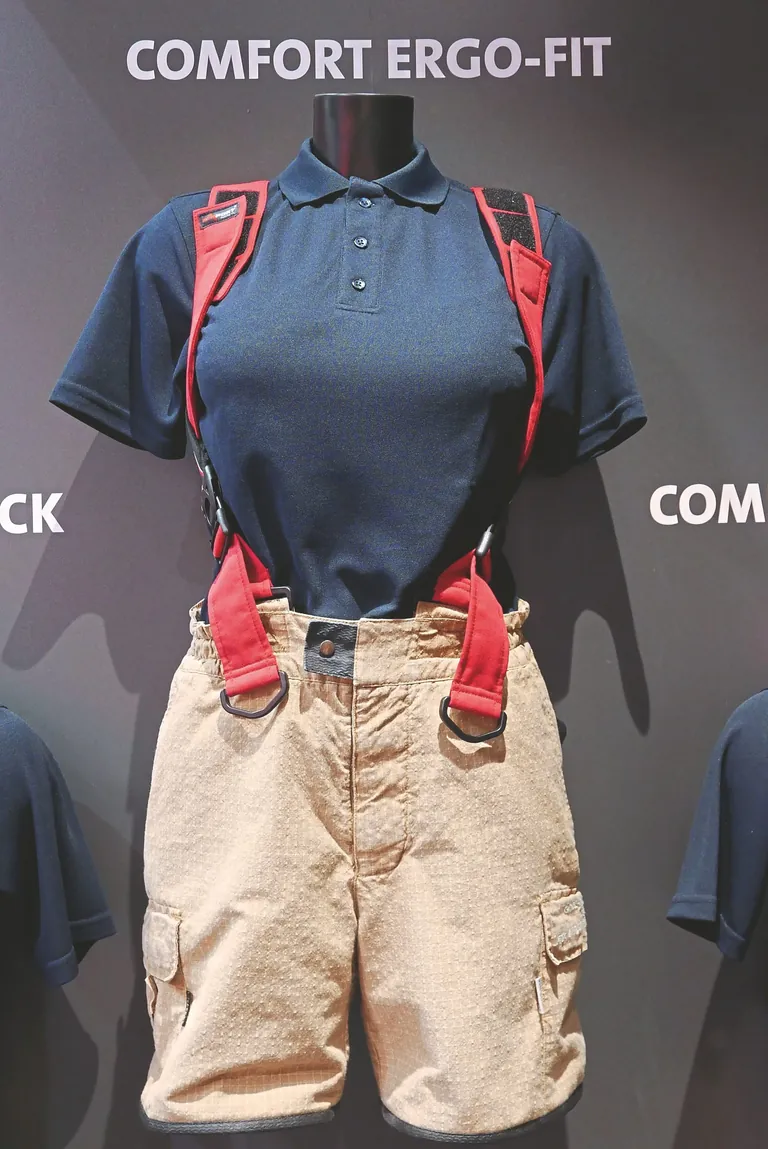 Der von Texport vorgestellte, für Feuerwehrfrauen entwickelte Hosenträger Ergofit stieß bei den Besuchern der Interschutz auf großes Interesse.