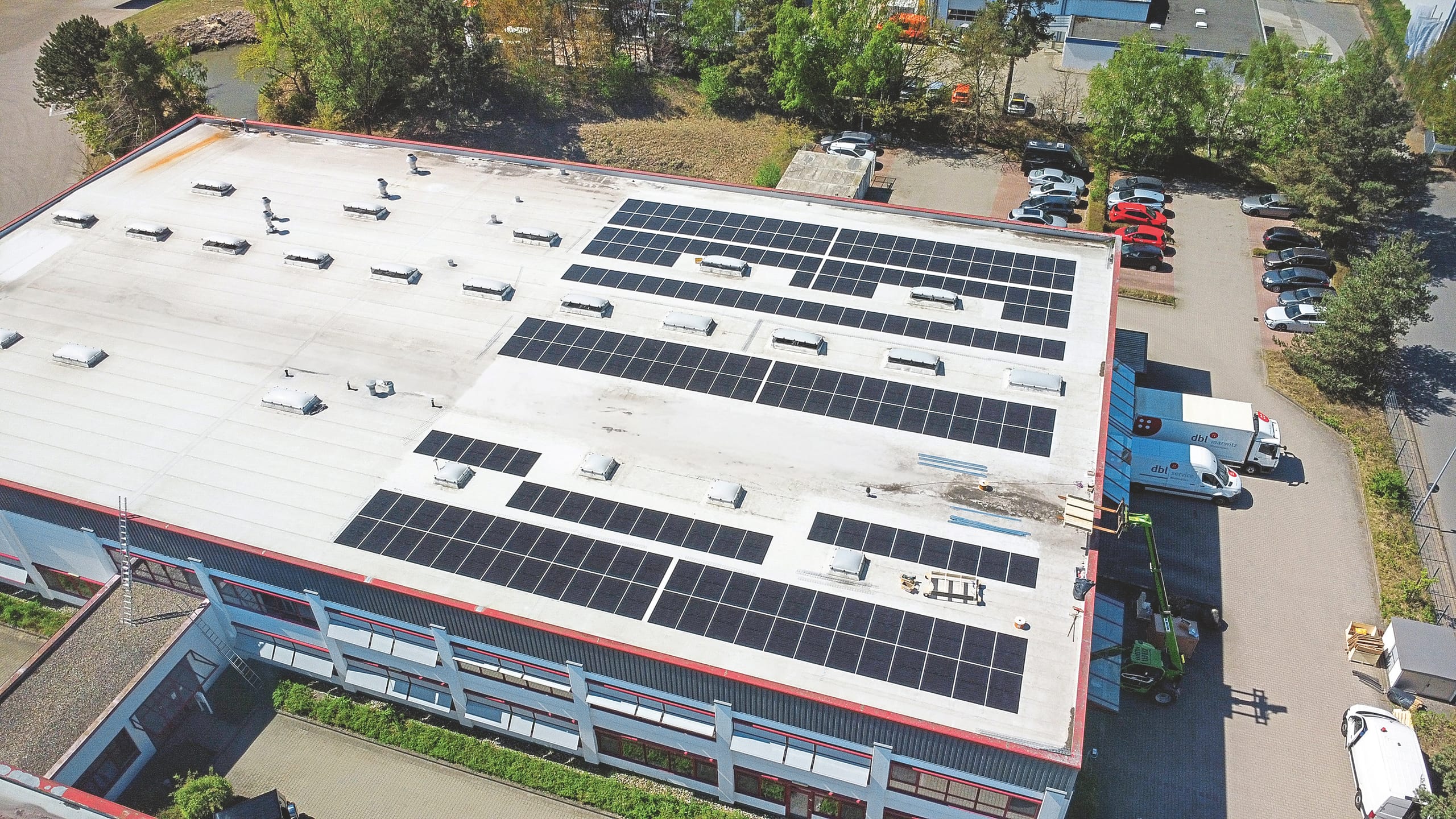 Photovoltaik auf Wäscherei-Dach trotz geringer Dachlast
