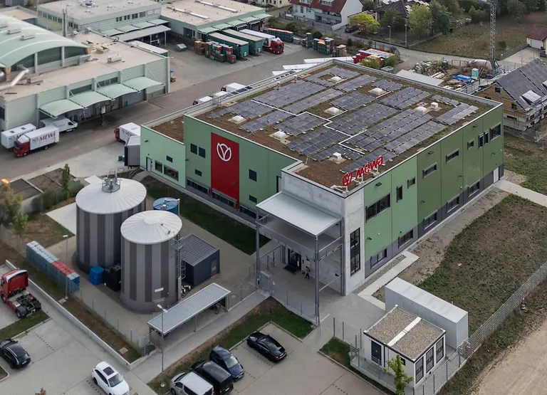 Vogelperspektive auf den neuen Reinraumbetrieb am Standort Mei&szlig;enheim von Mewa.